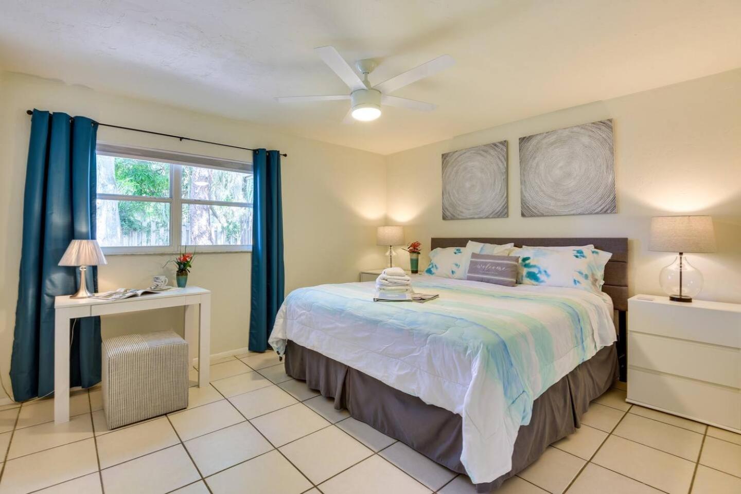 Coconut Cove Mid-Long Term Stays Available Walk To Downtown Trolly To Beaches Sarasota Eksteriør bilde