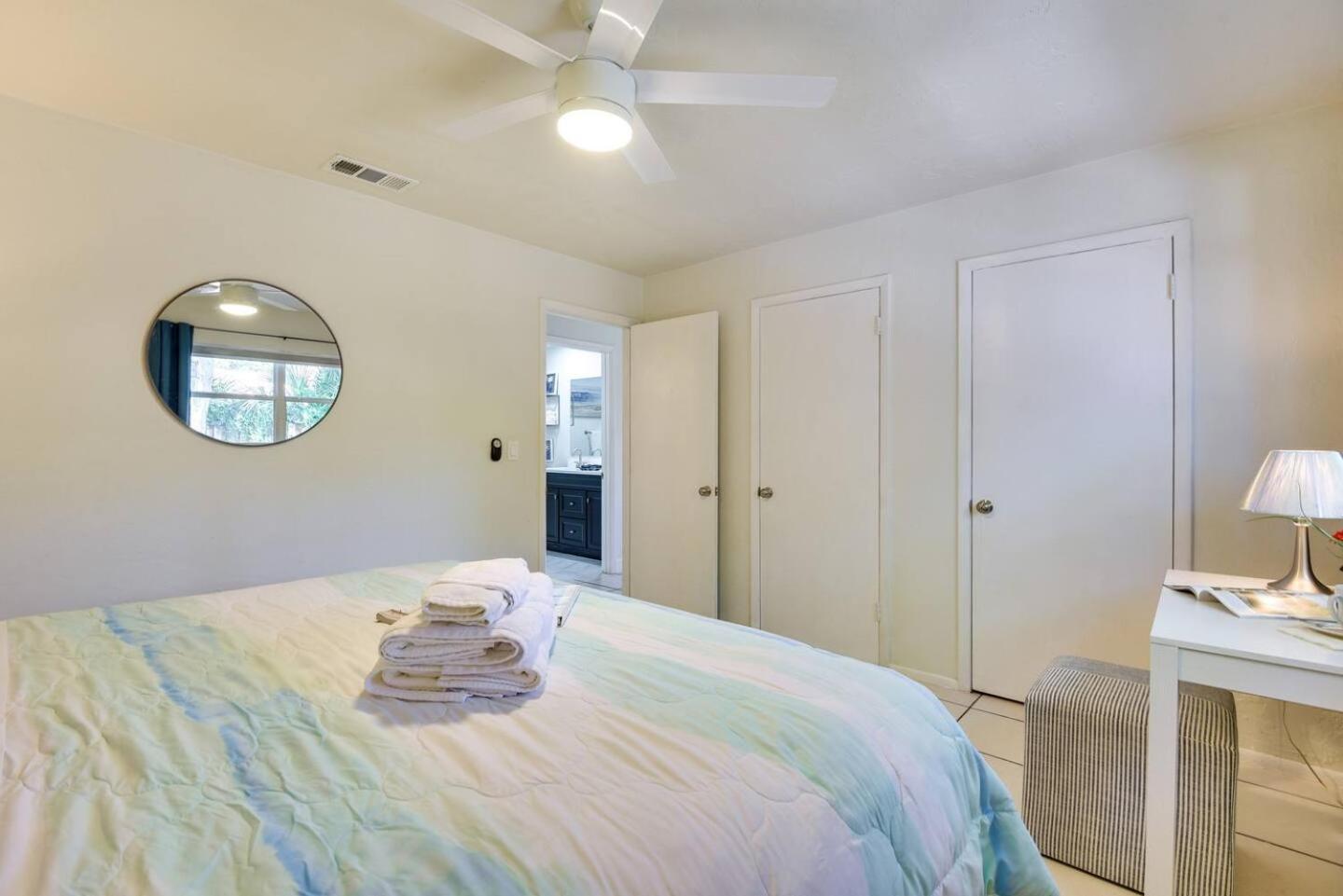 Coconut Cove Mid-Long Term Stays Available Walk To Downtown Trolly To Beaches Sarasota Eksteriør bilde